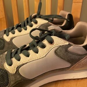 Ladies TheHoffBrand.com, fashion sneakers. Excellent condition, NWOT Size 10